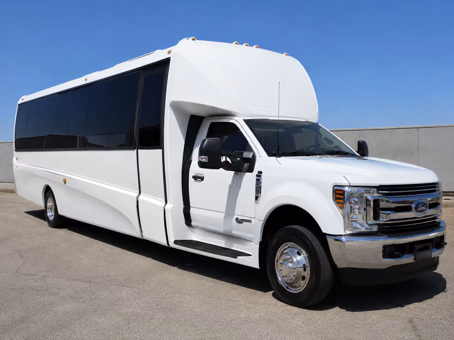 corporate and conference buses serving san rafael and marin county