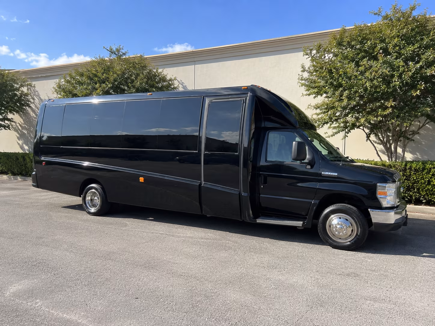 party buses for 49ers watch parties and levi s stadium trips from marin county
