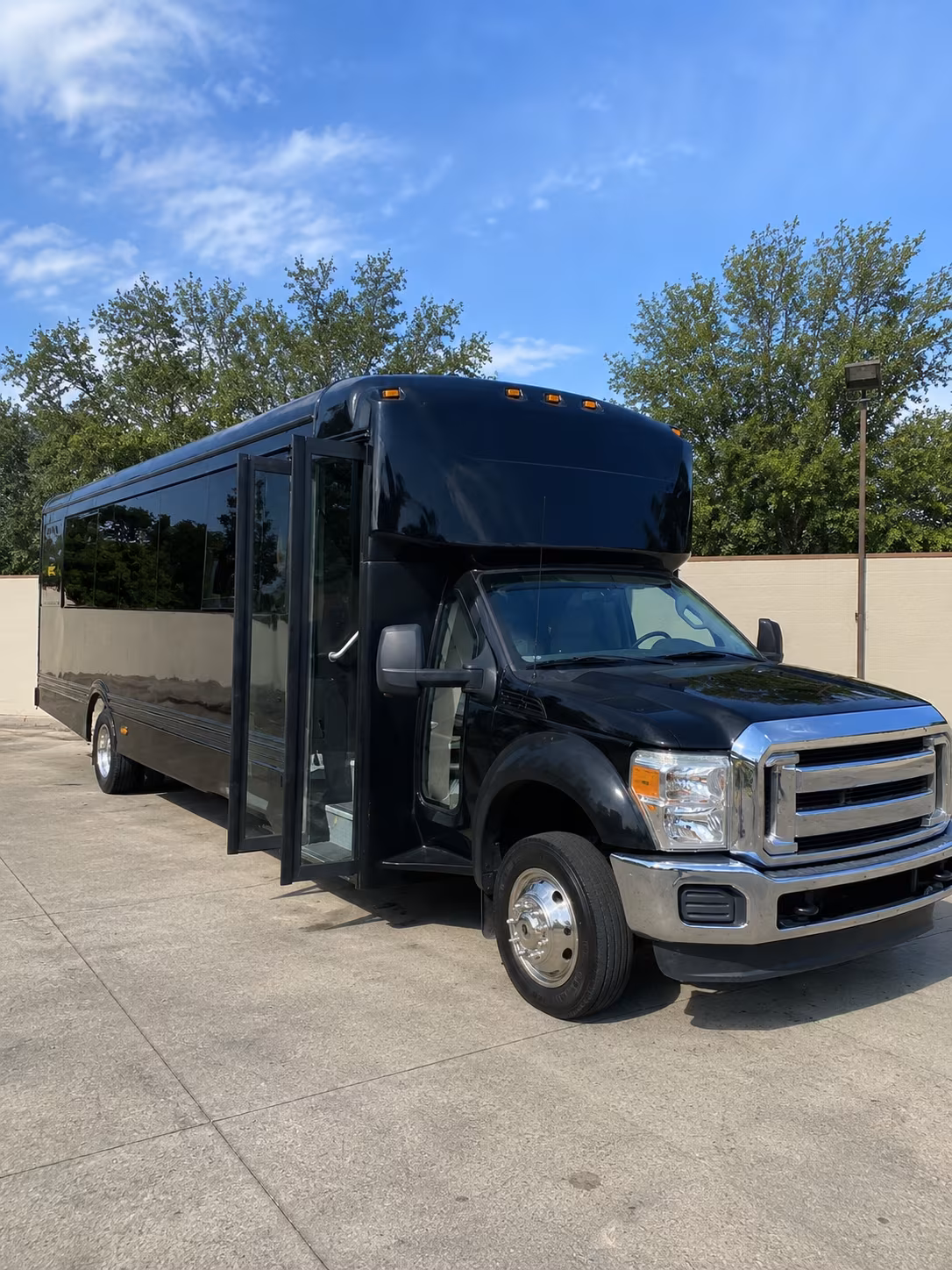 san rafael 20 passenger party bus